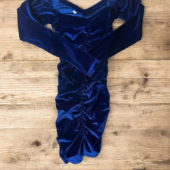 Shein velvet long sleeve dress (A11) - Picture 7 of 7